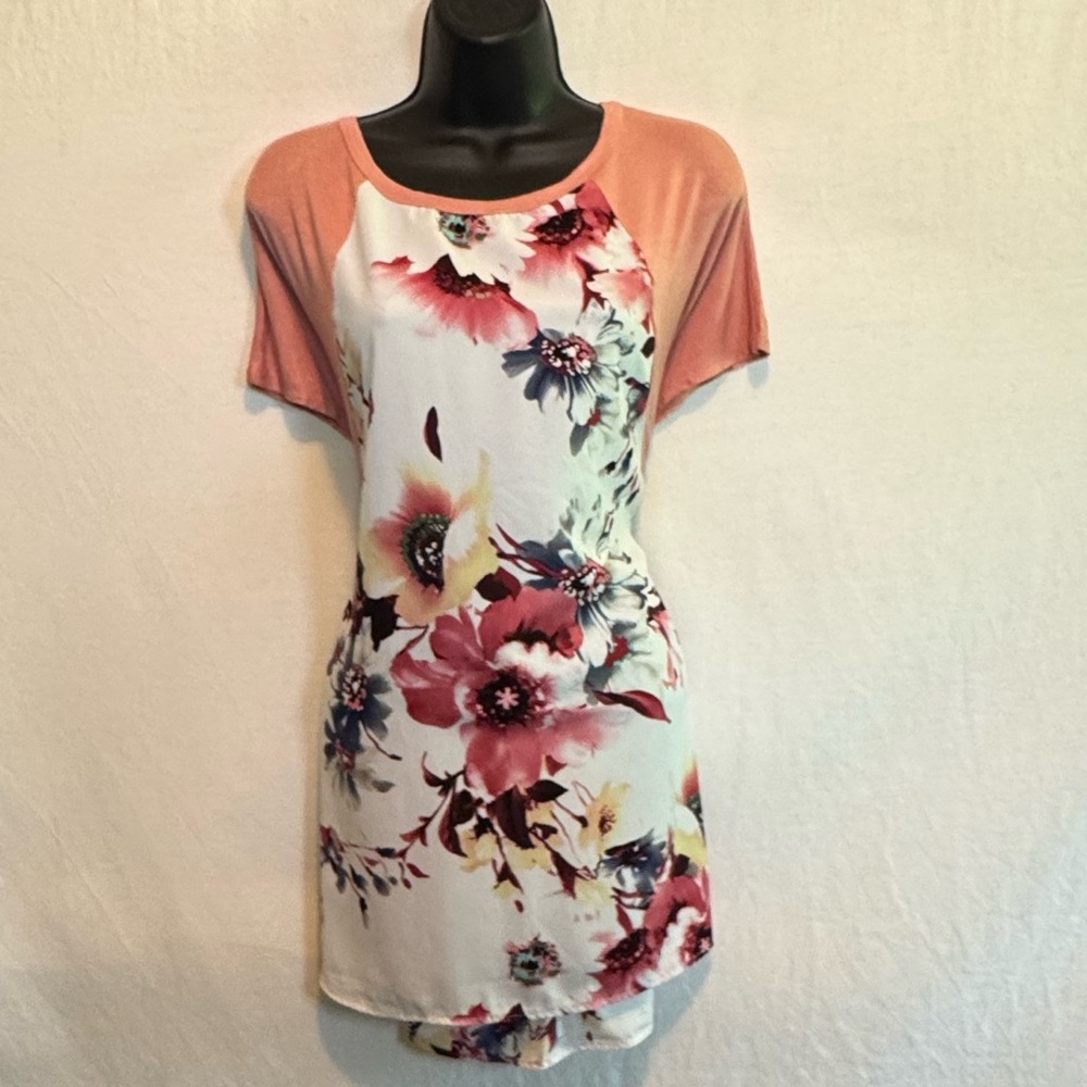 F-197 Oddy PLUS SIZE 1X Pink & White Floral Short Sleeve‎ Pullover Blouse
